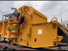 行くこと準備ができた大きい木製の広範囲のcrsuher